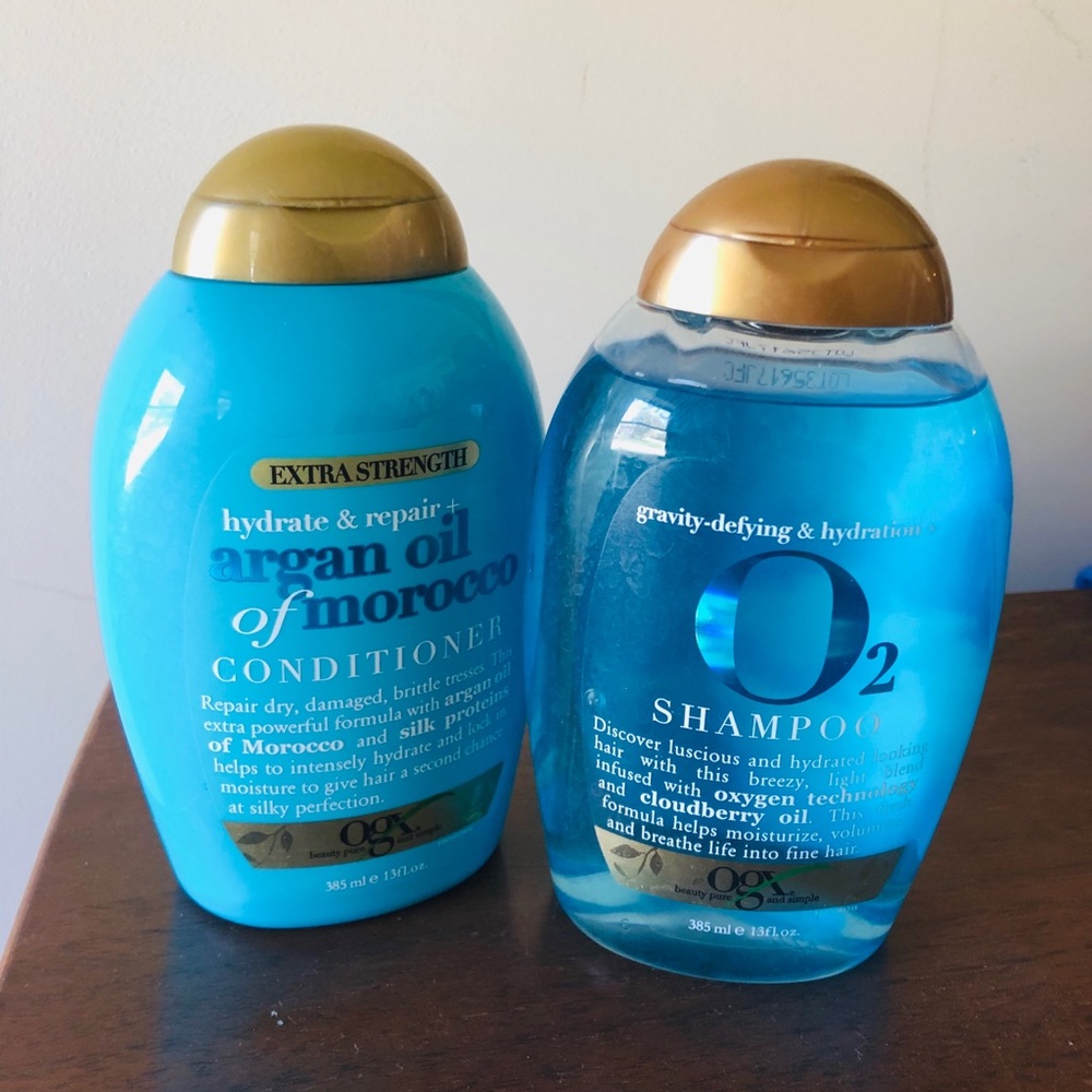 Moisturizing shampoo + conditioner by OGX